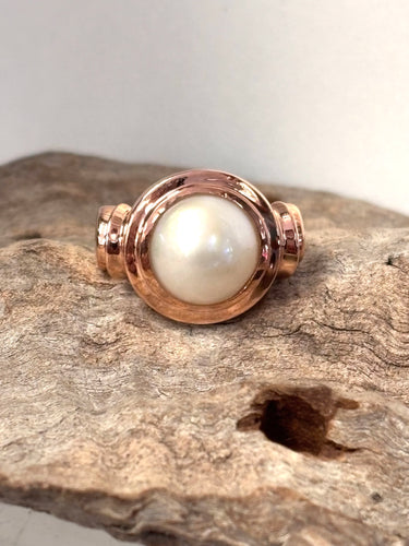 9ct R/G Mabe Pearl Ring