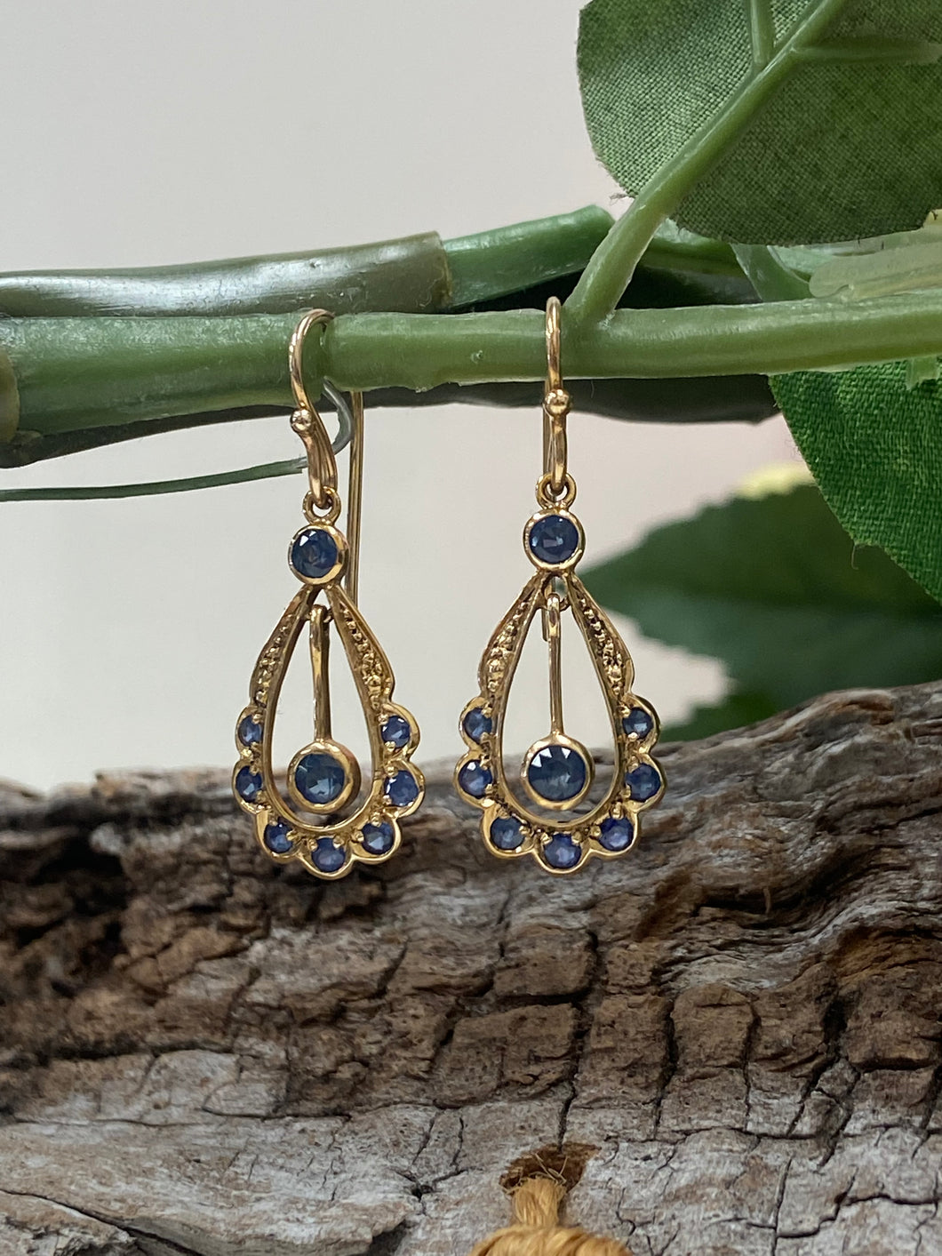 9ct Y/G Art Deco Style Sapphire Earrings