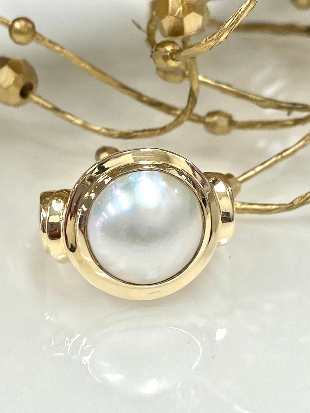 9ct Y/G 15mm Mabe Pearl Ring