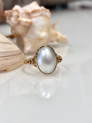 9ct Y/G Oval Mabe Pearl Ring
