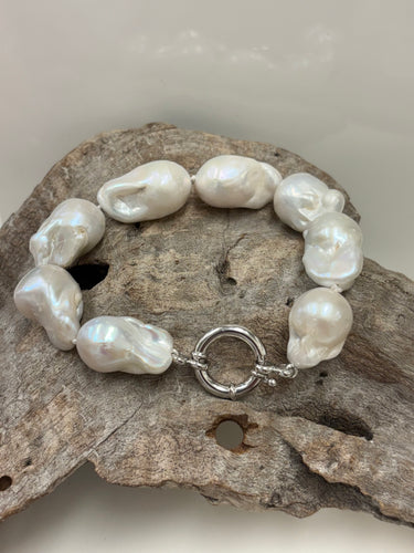 Baroque Pearl Bracelet with S/S Bolt Ring