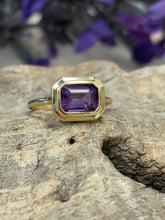 Load image into Gallery viewer, 9ct Y/G Amethyst Ring