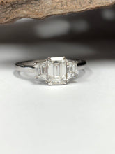 Load image into Gallery viewer, 18ct W/G Emerald Cut Lab Diamond Ring