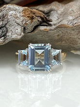 Load image into Gallery viewer, 9ct Yellow Gold Aquamarine Ring