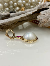 Load image into Gallery viewer, 9ct Y/G Mabe Pearl &amp; Ruby Enhancer