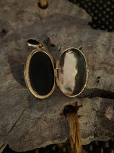 Load image into Gallery viewer, 9ct Gold Onyx &amp; Seed Pearl Locket