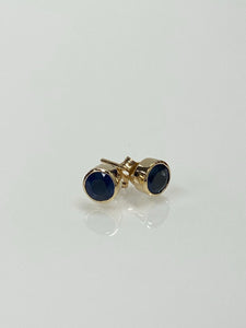 9ct Y/G Sapphire Stud Earrings